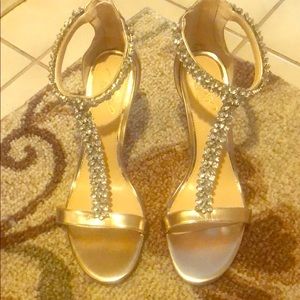 BADGLEY MISCHKA size 8.5 Rose Gold and Jewels.